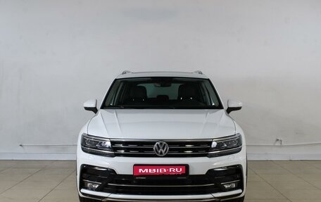 Volkswagen Tiguan II, 2018 год, 3 069 000 рублей, 3 фотография