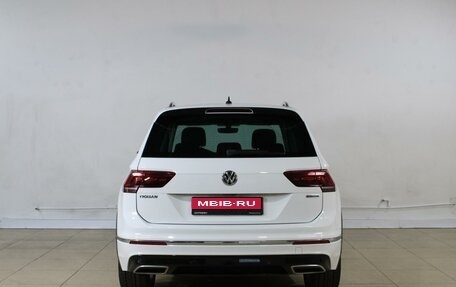 Volkswagen Tiguan II, 2018 год, 3 069 000 рублей, 4 фотография