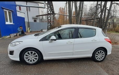 Peugeot 308 II, 2011 год, 555 000 рублей, 2 фотография