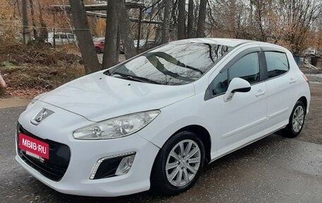 Peugeot 308 II, 2011 год, 555 000 рублей, 3 фотография