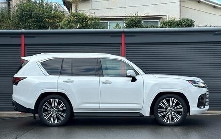 Lexus LX, 2023 год, 17 970 000 рублей, 5 фотография