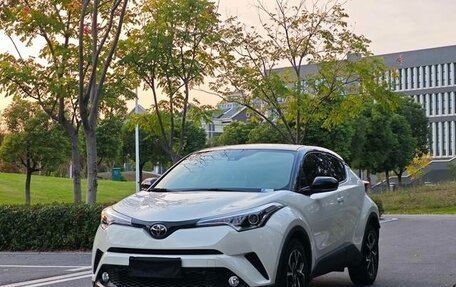 Toyota C-HR I рестайлинг, 2021 год, 2 200 000 рублей, 3 фотография