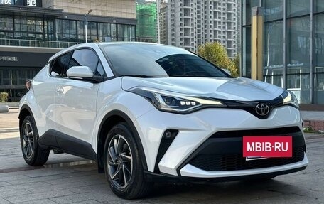 Toyota C-HR I рестайлинг, 2020 год, 1 890 000 рублей, 3 фотография