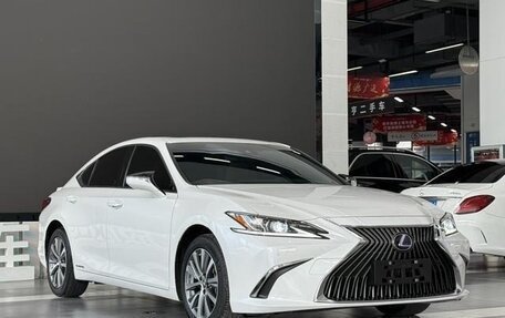 Lexus ES VII, 2021 год, 4 500 000 рублей, 1 фотография