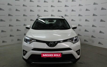 Toyota RAV4, 2017 год, 3 250 000 рублей, 2 фотография