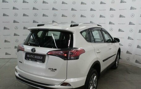 Toyota RAV4, 2017 год, 3 250 000 рублей, 13 фотография