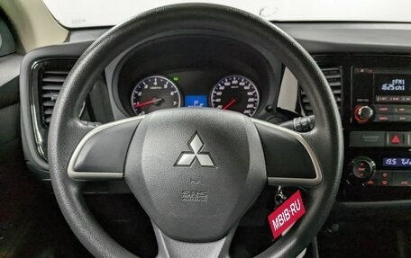 Mitsubishi Outlander III рестайлинг 3, 2014 год, 1 750 000 рублей, 23 фотография