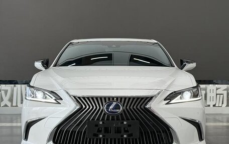 Lexus ES VII, 2021 год, 4 500 000 рублей, 2 фотография