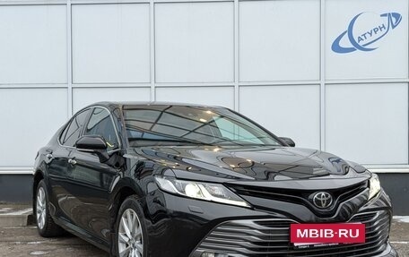 Toyota Camry, 2019 год, 2 999 000 рублей, 4 фотография