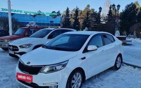 KIA Rio III рестайлинг, 2015 год, 900 000 рублей, 2 фотография