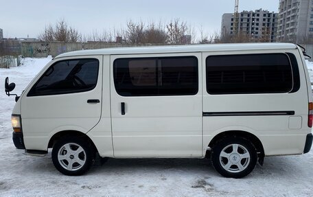 Toyota HiAce H100, 1993 год, 600 000 рублей, 24 фотография