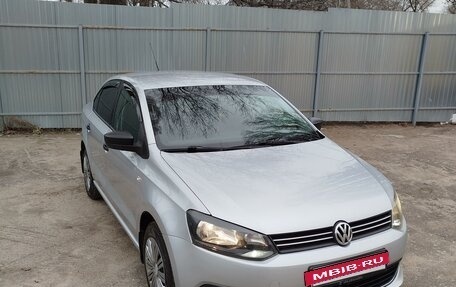 Volkswagen Polo VI (EU Market), 2012 год, 825 000 рублей, 2 фотография