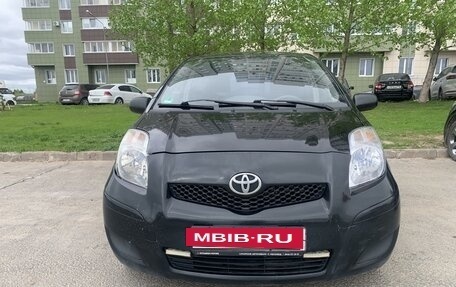 Toyota Yaris III рестайлинг, 2009 год, 550 000 рублей, 8 фотография