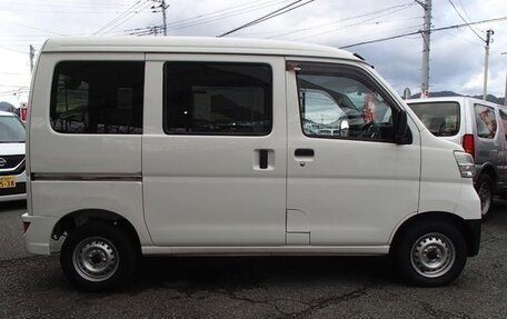 Daihatsu Hijet X, 2018 год, 599 333 рублей, 3 фотография