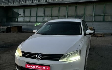 Volkswagen Jetta VI, 2014 год, 1 110 000 рублей, 4 фотография