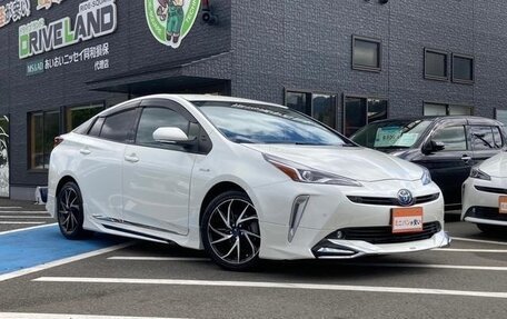 Toyota Prius IV XW50, 2021 год, 1 800 000 рублей, 5 фотография