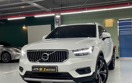 Volvo XC40 I, 2021 год, 3 950 000 рублей, 2 фотография