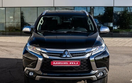 Mitsubishi Pajero Sport III рестайлинг, 2016 год, 3 789 000 рублей, 4 фотография