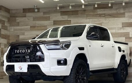 Toyota Hilux VIII, 2023 год, 4 815 000 рублей, 2 фотография