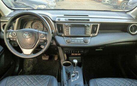 Toyota RAV4, 2014 год, 1 850 000 рублей, 10 фотография