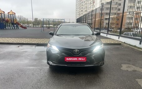 Toyota Camry, 2017 год, 2 400 000 рублей, 2 фотография