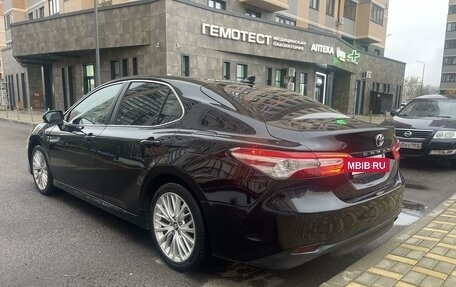 Toyota Camry, 2017 год, 2 400 000 рублей, 7 фотография