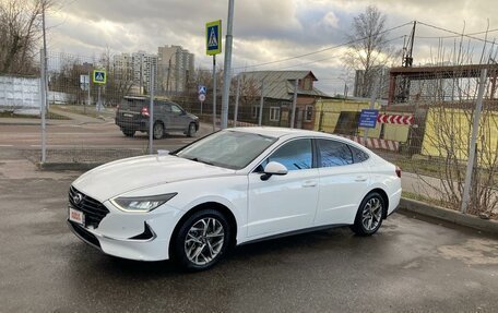 Hyundai Sonata VIII, 2021 год, 2 200 000 рублей, 2 фотография