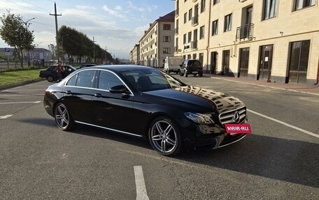 Mercedes-Benz E-Класс, 2016 год, 3 450 000 рублей, 5 фотография