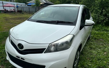 Toyota Vitz, 2013 год, 875 000 рублей, 14 фотография