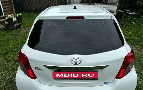 Toyota Vitz, 2013 год, 875 000 рублей, 11 фотография