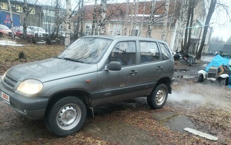 Chevrolet Niva I рестайлинг, 2004 год, 140 000 рублей, 3 фотография