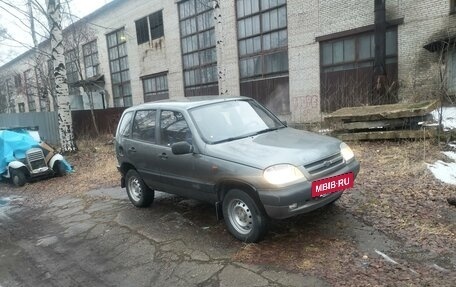 Chevrolet Niva I рестайлинг, 2004 год, 140 000 рублей, 2 фотография