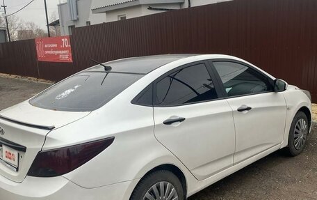 Hyundai Solaris II рестайлинг, 2015 год, 650 000 рублей, 4 фотография