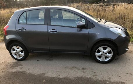 Toyota Yaris III рестайлинг, 2008 год, 700 000 рублей, 6 фотография