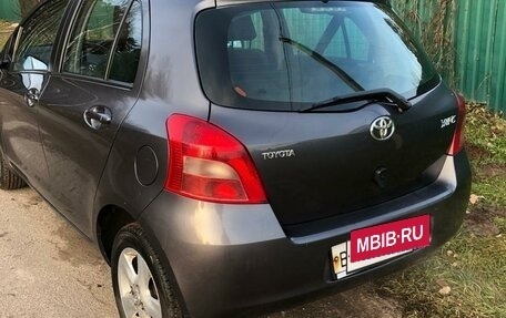 Toyota Yaris III рестайлинг, 2008 год, 700 000 рублей, 11 фотография