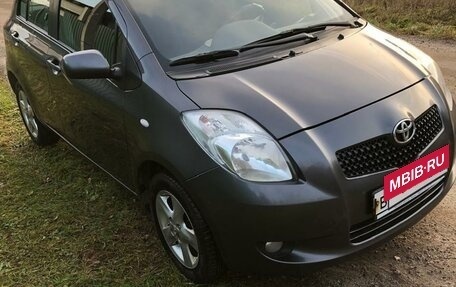 Toyota Yaris III рестайлинг, 2008 год, 700 000 рублей, 10 фотография