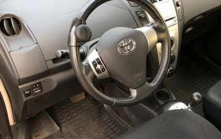 Toyota Yaris III рестайлинг, 2008 год, 700 000 рублей, 17 фотография