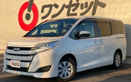 Toyota Noah III, 2020 год, 3 100 000 рублей, 2 фотография