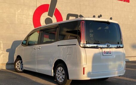 Toyota Noah III, 2020 год, 3 100 000 рублей, 3 фотография