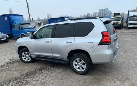 Toyota Land Cruiser Prado 150 рестайлинг 2, 2018 год, 4 550 000 рублей, 6 фотография