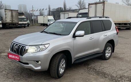 Toyota Land Cruiser Prado 150 рестайлинг 2, 2018 год, 4 550 000 рублей, 2 фотография