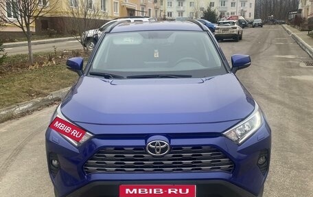 Toyota RAV4, 2021 год, 3 075 000 рублей, 1 фотография