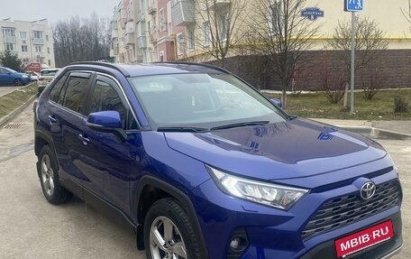 Toyota RAV4, 2021 год, 3 075 000 рублей, 2 фотография