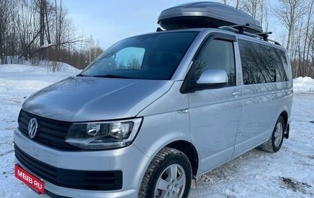 Volkswagen Caravelle T6 рестайлинг, 2017 год, 3 505 000 рублей, 1 фотография