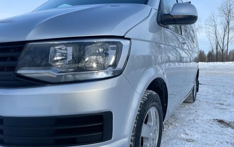 Volkswagen Caravelle T6 рестайлинг, 2017 год, 3 505 000 рублей, 8 фотография