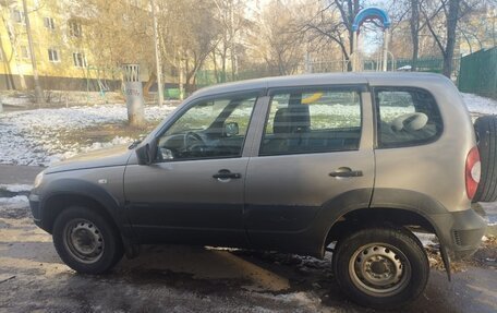 Chevrolet Niva I рестайлинг, 2019 год, 850 000 рублей, 5 фотография