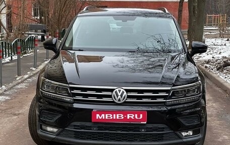 Volkswagen Tiguan II, 2018 год, 2 550 000 рублей, 1 фотография