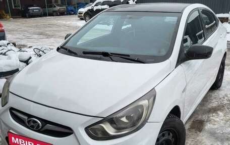 Hyundai Solaris II рестайлинг, 2013 год, 480 000 рублей, 4 фотография