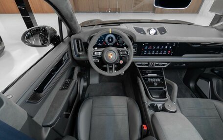 Porsche Cayenne III, 2024 год, 36 990 000 рублей, 17 фотография