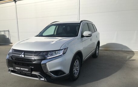 Mitsubishi Outlander III рестайлинг 3, 2021 год, 2 699 000 рублей, 2 фотография